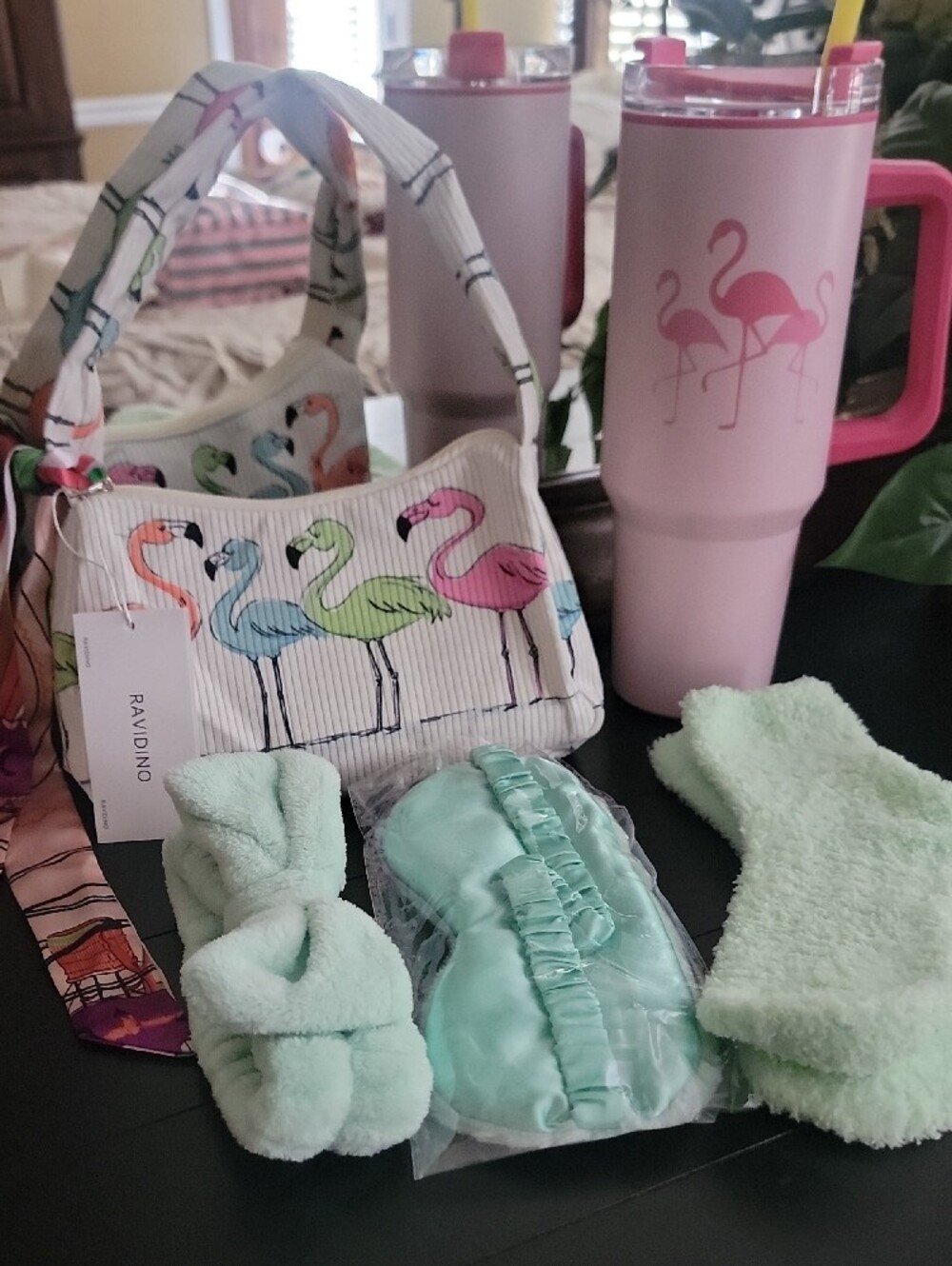 GIFTABLE TOTES Pink Flamingo Travel Tumbler & Flamingo Cordoury Purse Set